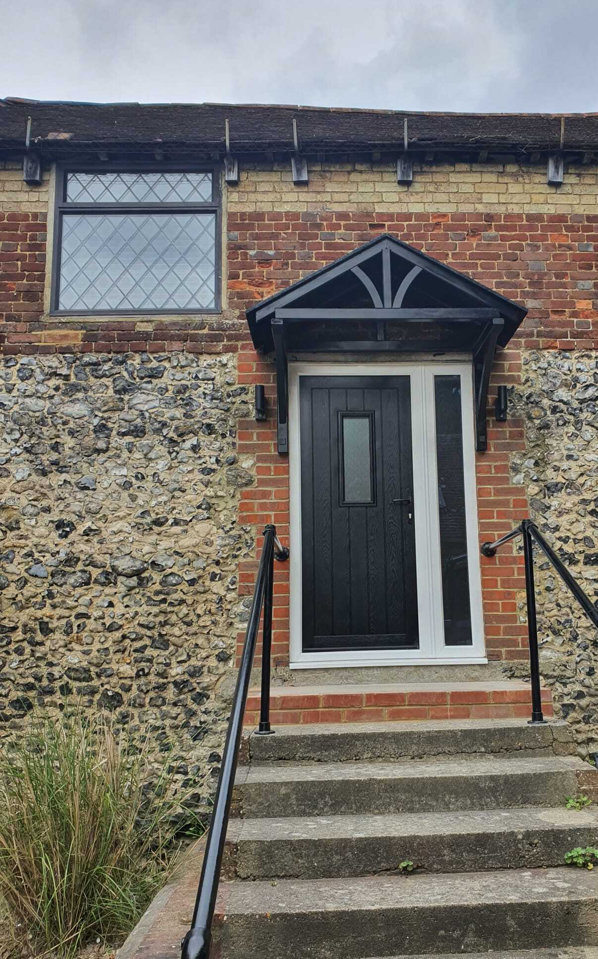 The Lower Bell Inn - Guest rooms entrance